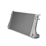 ACTUALIZACIÓN DEL INTERCOOLER DE MONTAJE FRONTAL AMS PERFORMANCE MK7 GOLF R CON TANQUES DE EXTREMO FUNDIDO 