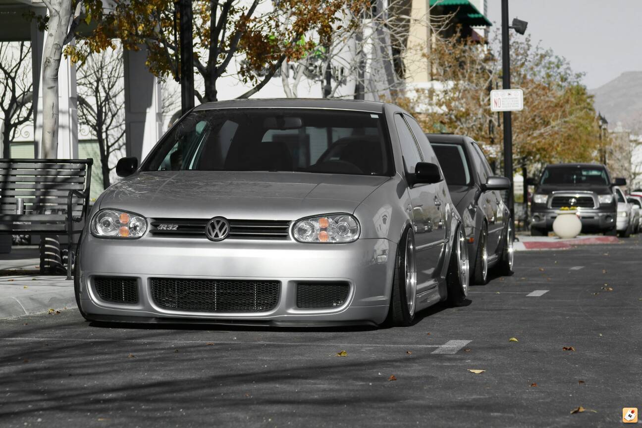 Para-choques Frontal look Golf IV R32 (Plástico) - Stance Island